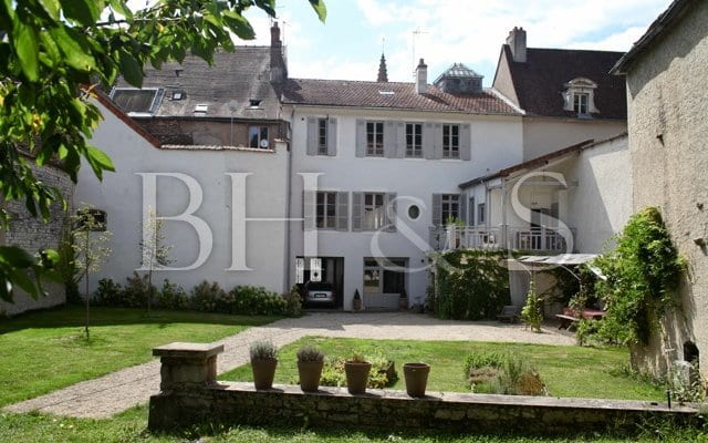  Maison de maître en Bourgogne, à 20 minutes de Beaune 